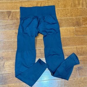 Lazuli Label Scrunch leggings